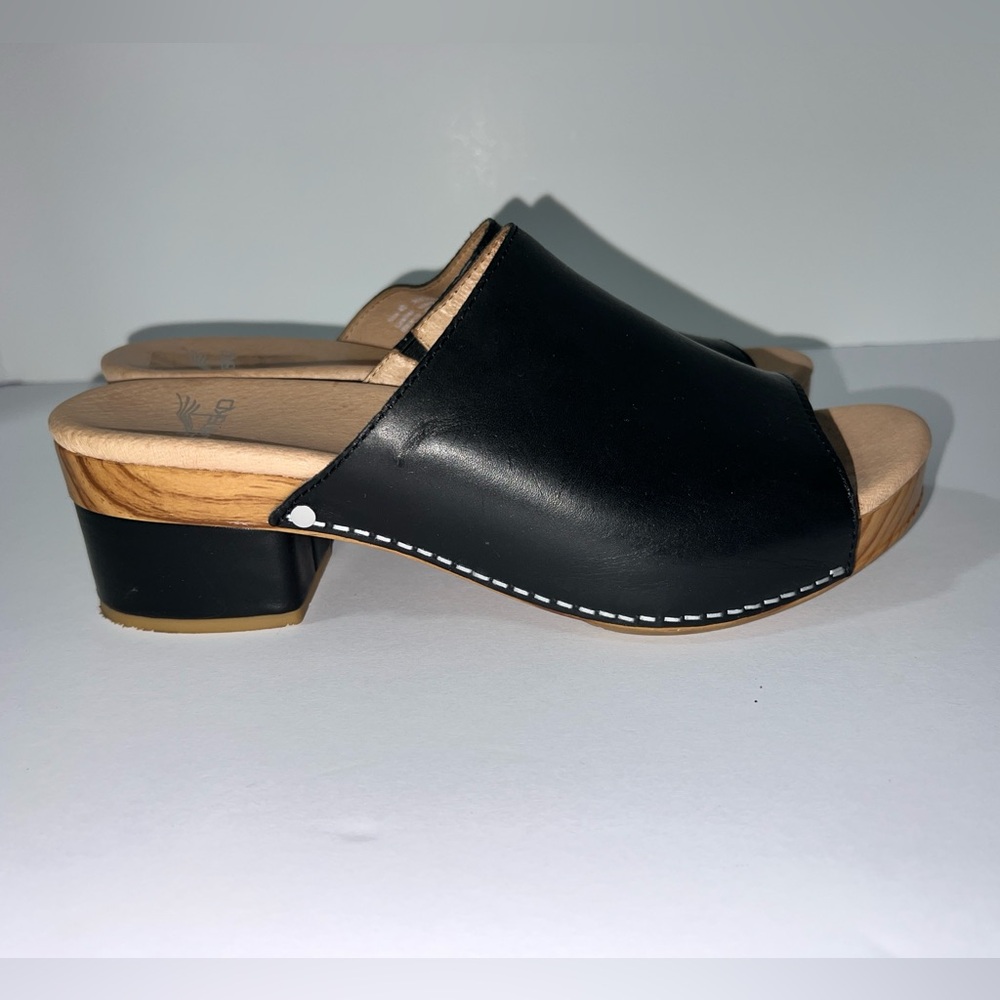 Dansko Black Leather Slide Mule Clogs Low Heel
Comfort Sandals EU 40 US 9 - Picture 4 of 13